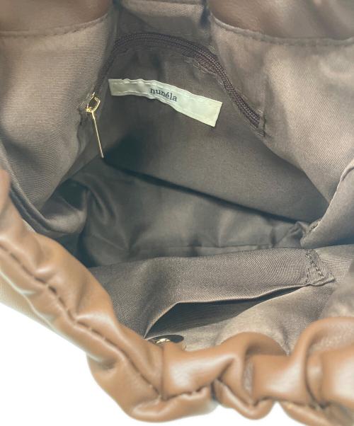 NUNELA（ヌネラ）NUNELA (ヌネラ) デザインハンドバッグ ブラウンの古着・服飾アイテム