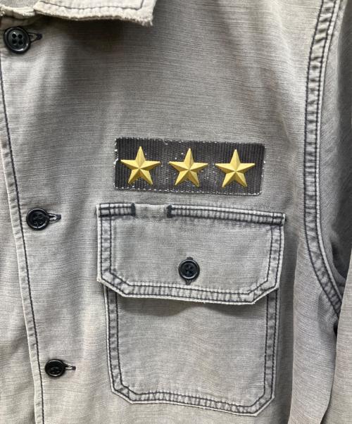 REMI RELIEF（レミレリーフ）REMI RELIEF (レミレリーフ) アーミーシャツ 星スタッズ ブラウン サイズ:Ｌの古着・服飾アイテム