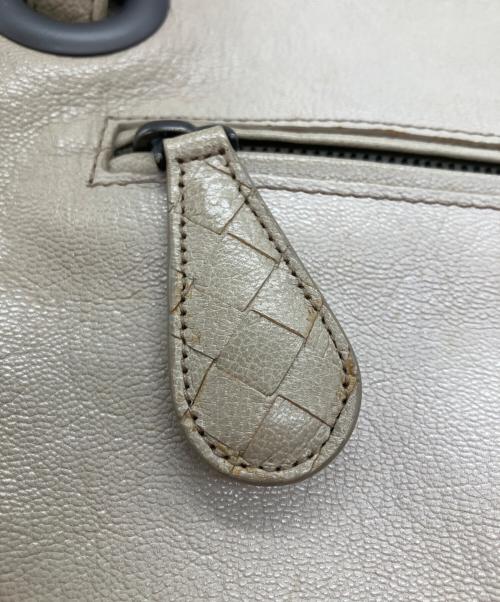 BOTTEGA VENETA（ボッテガベネタ）BOTTEGA VENETA (ボッテガベネタ) レザーハンドバッグ　ショルダーバッグ ベージュの古着・服飾アイテム