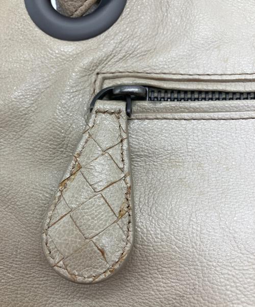 BOTTEGA VENETA（ボッテガベネタ）BOTTEGA VENETA (ボッテガベネタ) レザーハンドバッグ　ショルダーバッグ ベージュの古着・服飾アイテム