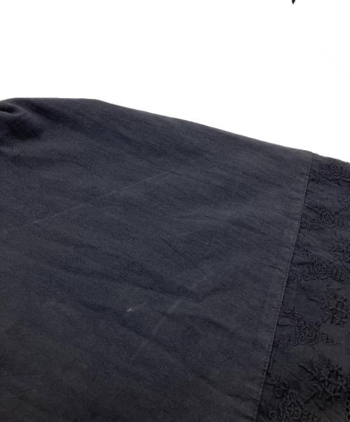 オオカミとフクロウ（オオカミトフクロウ）オオカミとフクロウ (オオカミトフクロウ) フクロウと湖畔とバイオリンと“ゆらぎ” ブラック サイズ:FREEの古着・服飾アイテム