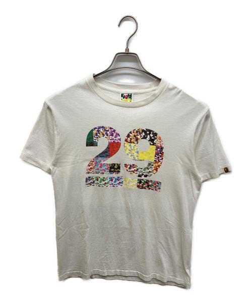 A BATHING APE（アベイシングエイプ）A BATHING APE (アベイシングエイプ) 29th プリントTシャツ ホワイト サイズ:Mの古着・服飾アイテム