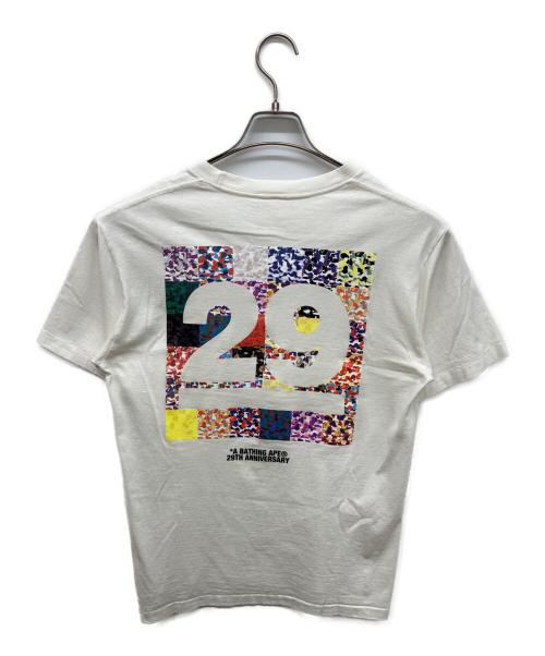 A BATHING APE（アベイシングエイプ）A BATHING APE (アベイシングエイプ) 29th プリントTシャツ ホワイト サイズ:Mの古着・服飾アイテム