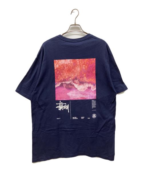 stussy（ステューシー）stussy (ステューシー) プリントTシャツ ネイビー サイズ:XLの古着・服飾アイテム