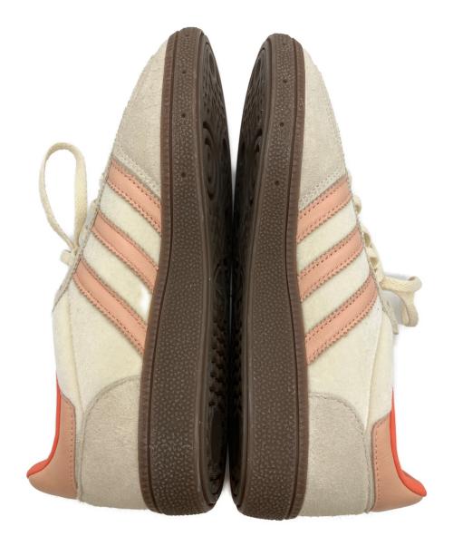 adidas（アディダス）adidas (アディダス) HANDBALL SPEZIAL WMNS Cream White/Powder Coral（ハンドボール スペツィアル） アイボリー サイズ:24の古着・服飾アイテム