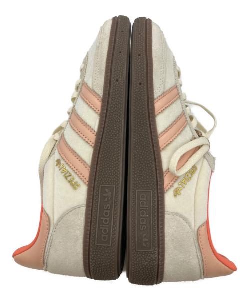 adidas（アディダス）adidas (アディダス) HANDBALL SPEZIAL WMNS Cream White/Powder Coral（ハンドボール スペツィアル） アイボリー サイズ:24の古着・服飾アイテム