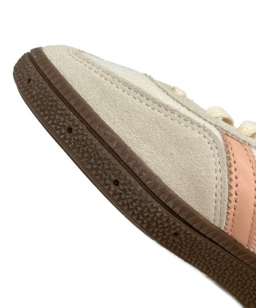 adidas（アディダス）adidas (アディダス) HANDBALL SPEZIAL WMNS Cream White/Powder Coral（ハンドボール スペツィアル） アイボリー サイズ:24の古着・服飾アイテム