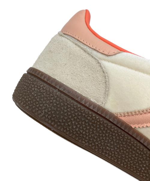 adidas（アディダス）adidas (アディダス) HANDBALL SPEZIAL WMNS Cream White/Powder Coral（ハンドボール スペツィアル） アイボリー サイズ:24の古着・服飾アイテム