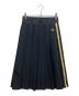 FRED PERRY（フレッドペリー）の古着「Tape Detail Pleated Midi Skirt」｜ブラック