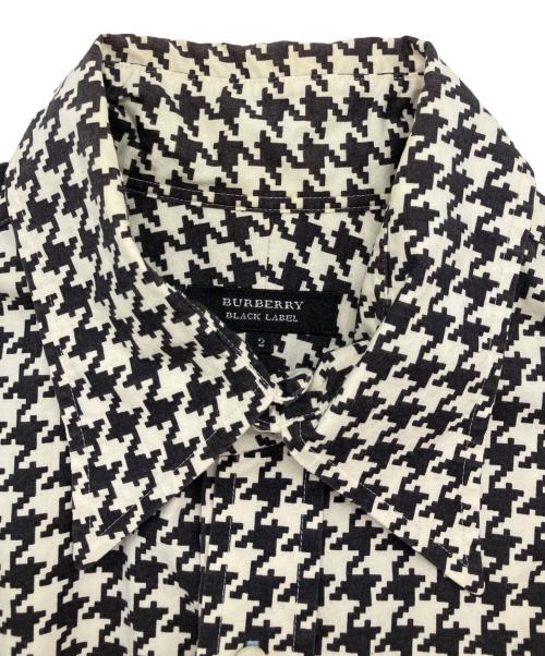 BURBERRY BLACK LABEL（バーバリーブラックレーベル）BURBERRY BLACK LABEL (バーバリーブラックレーベル) 総柄シャツ ロングスリーブシャツ ホワイト×ブラック サイズ:2の古着・服飾アイテム