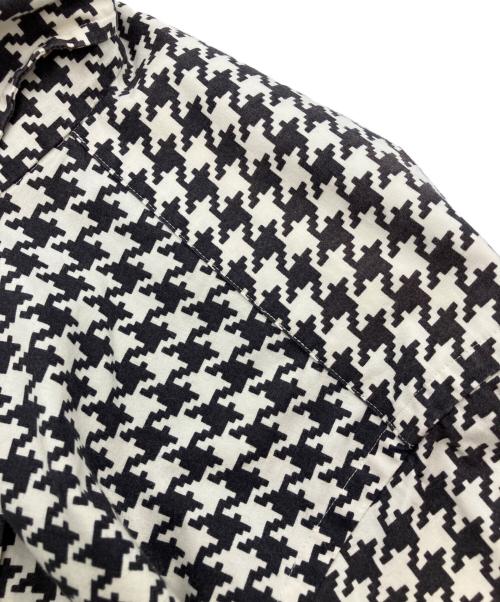BURBERRY BLACK LABEL（バーバリーブラックレーベル）BURBERRY BLACK LABEL (バーバリーブラックレーベル) 総柄シャツ ロングスリーブシャツ ホワイト×ブラック サイズ:2の古着・服飾アイテム