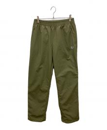 FRED PERRY（フレッドペリー）の古着「ナイロンパンツ」｜カーキ