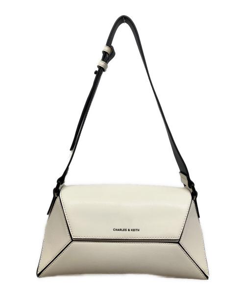 CHARLES & KEITH（チャールズアンドキース）CHARLES & KEITH (チャールズアンドキース) Nasrin ナスリン ジオメトリックショルダーバッグ ホワイトの古着・服飾アイテム