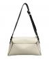 CHARLES & KEITH (チャールズアンドキース) Nasrin ナスリン ジオメトリックショルダーバッグ ホワイト：6000円
