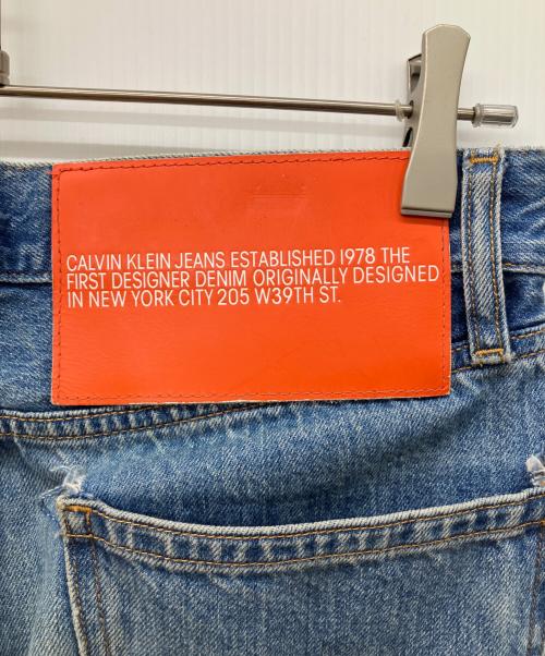 Calvin Klein Jeans（カルバンクラインジーンズ）Calvin Klein Jeans (カルバンクラインジーンズ) テーパードデニムパンツ　ボタンフライ インディゴ サイズ:71cm (W28)の古着・服飾アイテム