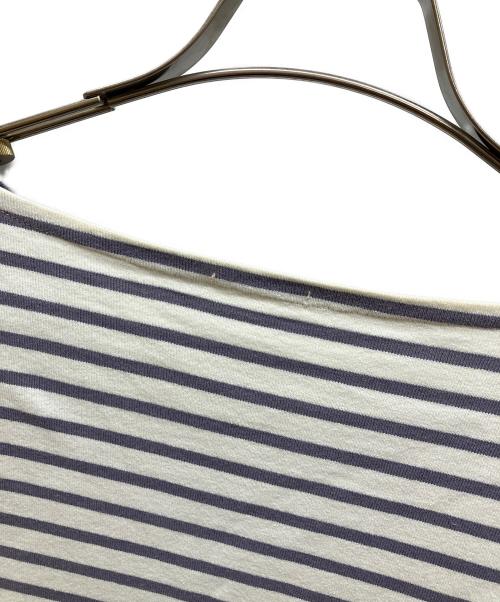 COMOLI（コモリ）COMOLI (コモリ) ボートネックカットソー ホワイト×パープル サイズ:FREEの古着・服飾アイテム