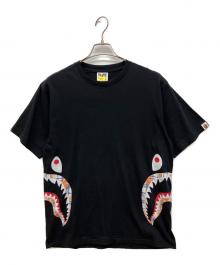 A BATHING APE（アベイシングエイプ）の古着「シャークプリントＴシャツ」｜ブラック