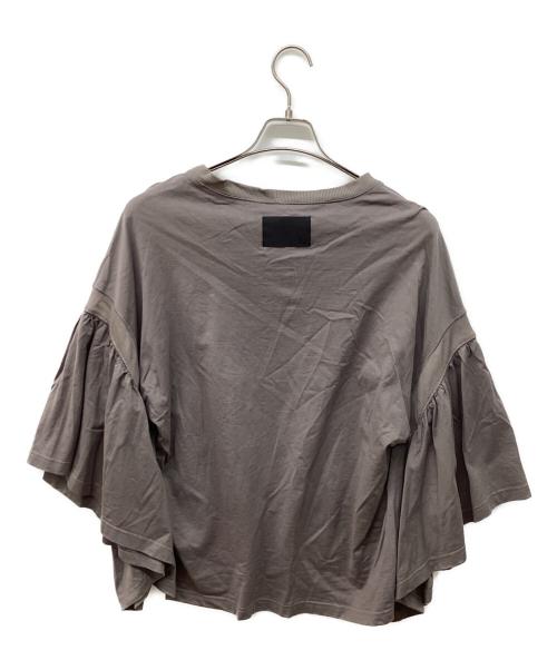 COGTHEBIGSMOKE（コグザビッグスモーク）COGTHEBIGSMOKE (コグザビッグスモーク) LAURA GATHERED SLV TOP グレー サイズ:FREEの古着・服飾アイテム