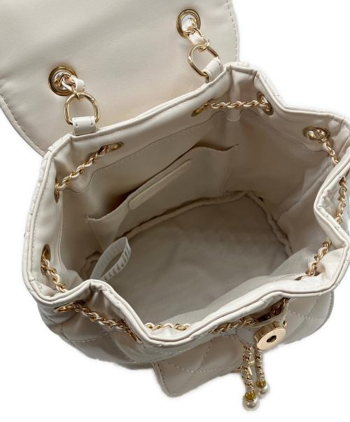 Rose Muse（ロゼミューズ）rose muse (ロゼミューズ) Quilting bijou backpack ホワイトの古着・服飾アイテム