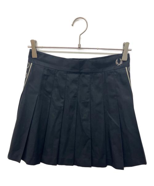 FRED PERRY（フレッドペリー）FRED PERRY (フレッドペリー) Ray BEAMS (レイ ビームス) 別注テニススカート ブラック サイズ:UK 8の古着・服飾アイテム