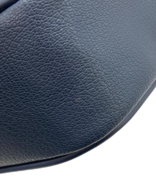 MICHAEL KORS（マイケルコース）MICHAEL KORS (マイケルコース) レザーポケットクロスボディ ウィズアタッチミディアム ネイビーの古着・服飾アイテム