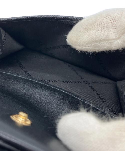 MICHAEL KORS（マイケルコース）MICHAEL KORS (マイケルコース) GREENWICH フラップ トライフォールド エクストラスモール ブラックの古着・服飾アイテム