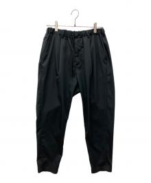 macqlo（マックロ）の古着「ultimex one tuck tapered easy pants（アルティメックス ワンタック テーパード イージー パンツ）」｜ブラック