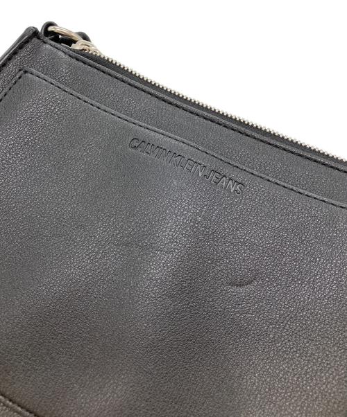 Calvin Klein Jeans（カルバンクラインジーンズ）Calvin Klein Jeans (カルバンクラインジーンズ) ショルダーバッグ ブラックの古着・服飾アイテム
