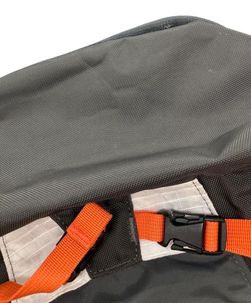 MOUNTAIN HARD WEAR（マウンテンハードウェア）MOUNTAIN HARD WEAR (マウンテンハードウェア) DIRETTISSIMA 35 グレーの古着・服飾アイテム