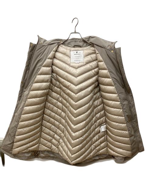WOOLRICH（ウールリッチ）WOOLRICH (ウールリッチ) UNITED ARROWS (ユナイテッドアローズ) 別注BOW BRIDGE ラビットファー ダウンコート ベージュ サイズ:Mの古着・服飾アイテム