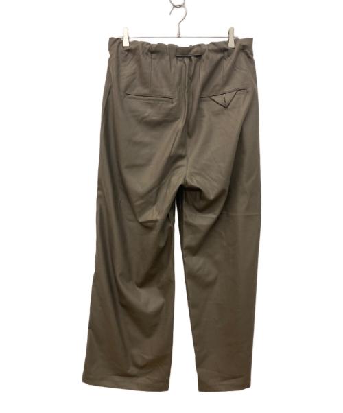 ANCELLM（アンセルム）ANCELLM (アンセルム) WOOL SATIN BELT-LESS SLACKS ブラウン サイズ:１の古着・服飾アイテム