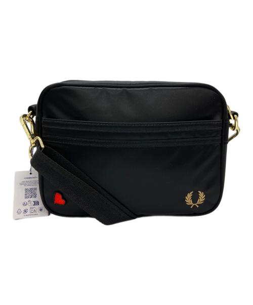 FRED PERRY（フレッドペリー）FRED PERRY (フレッドペリー) Amy Mini Shoulder Bag ブラック 未使用品の古着・服飾アイテム
