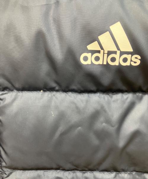 adidas（アディダス）adidas (アディダス) エッセンシャルズ ダウンベスト ネイビー サイズ:Lの古着・服飾アイテム