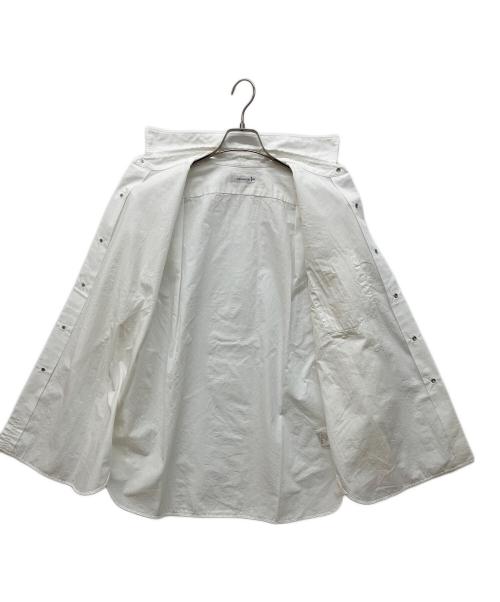 nanamica（ナナミカ）nanamica (ナナミカ) レギュラーカラーウインドシャツ ホワイト サイズ:Sの古着・服飾アイテム