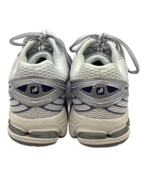 NEW BALANCE（ニューバランス）NEW BALANCE (ニューバランス) パフォーマンスランニングシューズ シルバー サイズ:26cmの古着・服飾アイテム