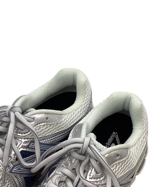NEW BALANCE（ニューバランス）NEW BALANCE (ニューバランス) パフォーマンスランニングシューズ シルバー サイズ:26cmの古着・服飾アイテム