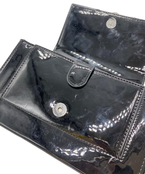 Vivienne Westwood（ヴィヴィアンウエストウッド）Vivienne Westwood (ヴィヴィアンウエストウッド) エナメルショルダーバッグ ブラックの古着・服飾アイテム