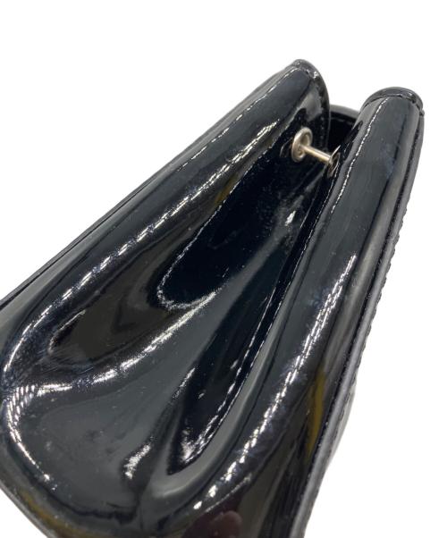 Vivienne Westwood（ヴィヴィアンウエストウッド）Vivienne Westwood (ヴィヴィアンウエストウッド) エナメルショルダーバッグ ブラックの古着・服飾アイテム