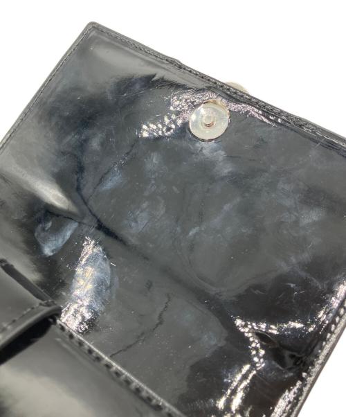 Vivienne Westwood（ヴィヴィアンウエストウッド）Vivienne Westwood (ヴィヴィアンウエストウッド) エナメルショルダーバッグ ブラックの古着・服飾アイテム