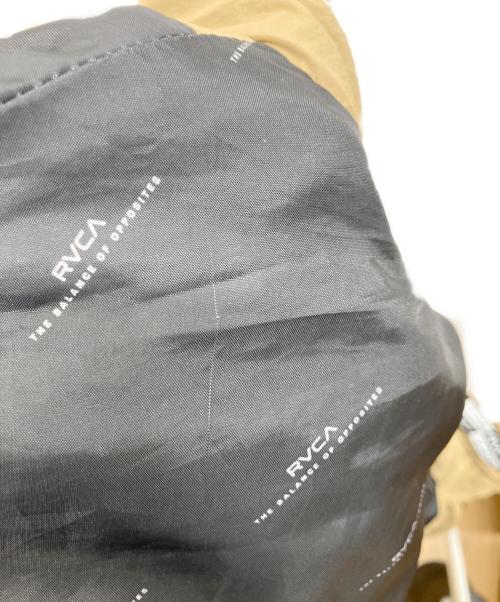 RVCA（ルーカ）RVCA (ルーカ) BALANCE PUFFER HD JK ベージュ サイズ:Mの古着・服飾アイテム