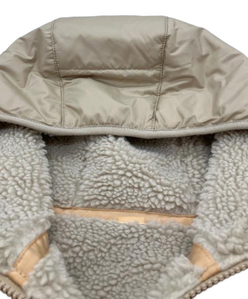 Patagonia（パタゴニア）Patagonia (パタゴニア) キッズ・リバーシブル・レディ・フレディ・フーディ ベージュ サイズ:不明の古着・服飾アイテム