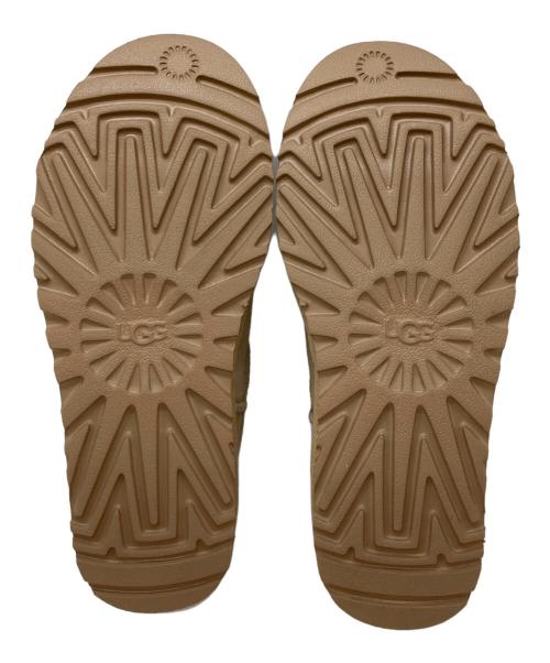 UGG（アグ）UGG (アグ) CLASSIC SLIPPER ベージュ サイズ:23cmの古着・服飾アイテム