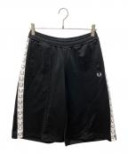 FRED PERRYフレッドペリー）の古着「Taped Track Shorts」｜ブラック