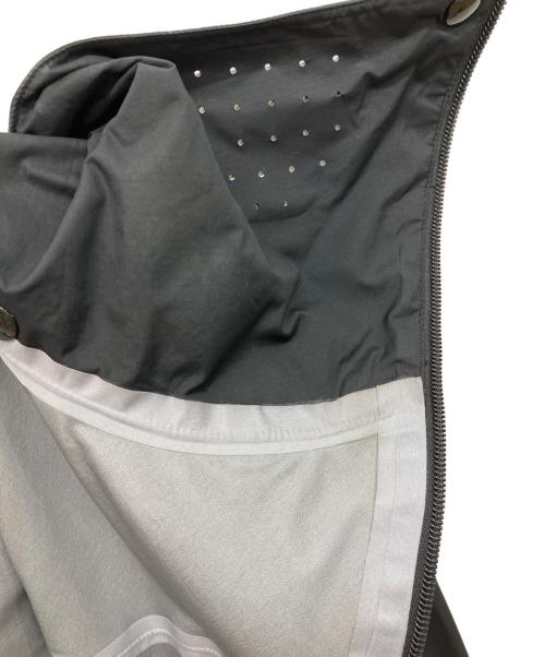 CMF OUTDOOR GARMENT（コンフィーアウトドアガーメント）CMF OUTDOOR GARMENT (コンフィーアウトドアガーメント) SLASH SHELL COEXIST　スラッシュシェルコエジスト　マウンテンパーカー ブラック サイズ:Ｌの古着・服飾アイテム