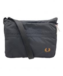 FRED PERRY（フレッドペリー）の古着「Brentham Crossbody Bag」｜ブラック