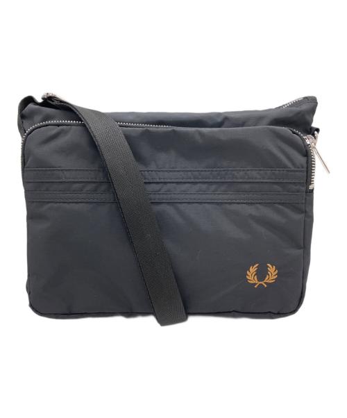 FRED PERRY（フレッドペリー）FRED PERRY (フレッドペリー) Brentham Crossbody Bag ブラックの古着・服飾アイテム