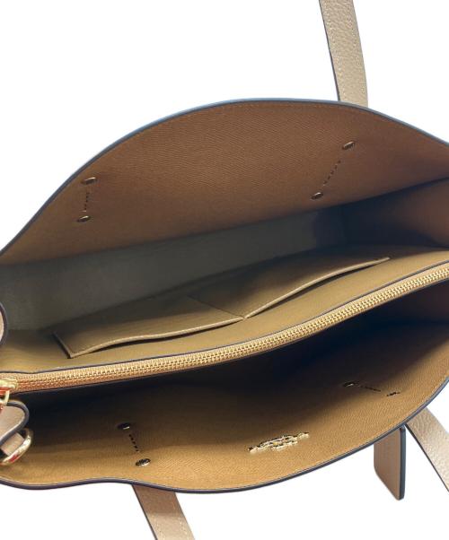 COACH（コーチ）COACH (コーチ) チャーリー キャリーオール ベージュの古着・服飾アイテム