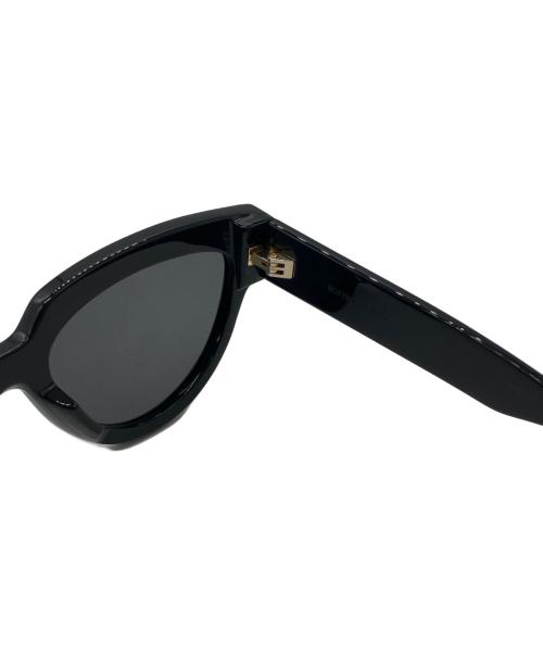 BOTTEGA VENETA（ボッテガベネタ）BOTTEGA VENETA (ボッテガベネタ) Narrow Cat Eye サングラス ブラック サイズ:55□19-145の古着・服飾アイテム