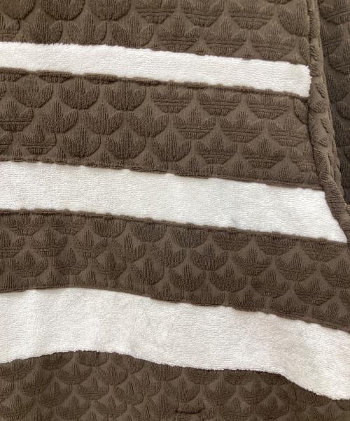 adidas（アディダス）adidas (アディダス) モノグラムトラックトップ ブラウン サイズ:2XLの古着・服飾アイテム