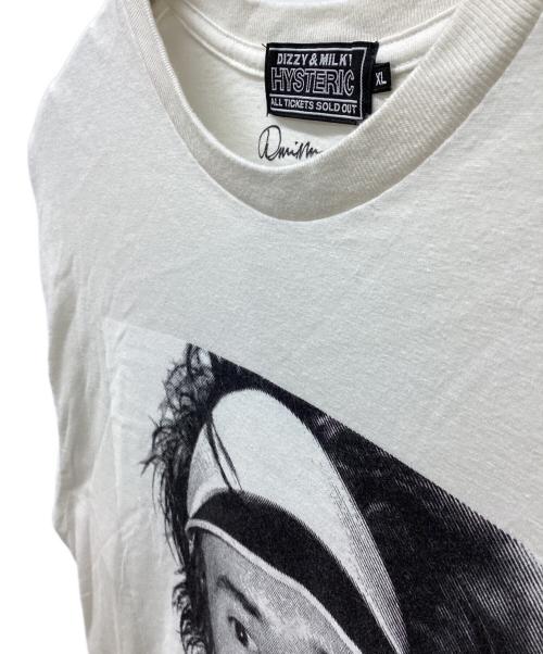 Hysteric Glamour（ヒステリックグラマー）Hysteric Glamour (ヒステリックグラマー) DENNIS MORRIS / JOHN IN JAMAICA Tシャツ ホワイト サイズ:XLの古着・服飾アイテム